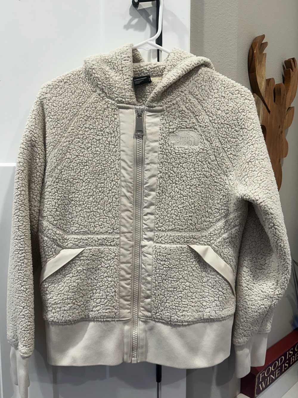 The North Face Women's Off-White Teddy Sherpa Jacket. Size small